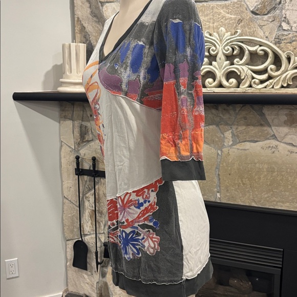 Colorful Floral V-Neck Women's Top - Picture 4 of 10